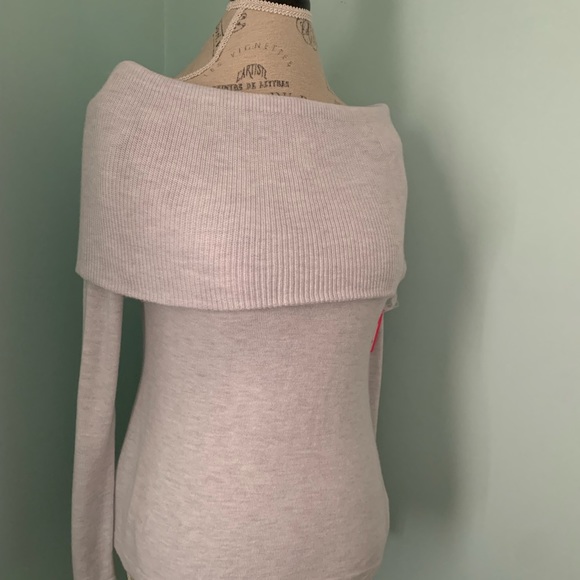 Lilly Pulitzer NWT! Christin Off-The-Shoulder Sweater - Picture 2 of 7